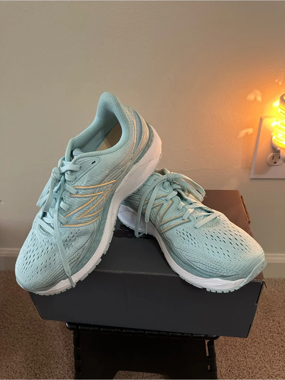 New Balance Fresh Foam, Women's Mint Green Running Sneakers, Size 9